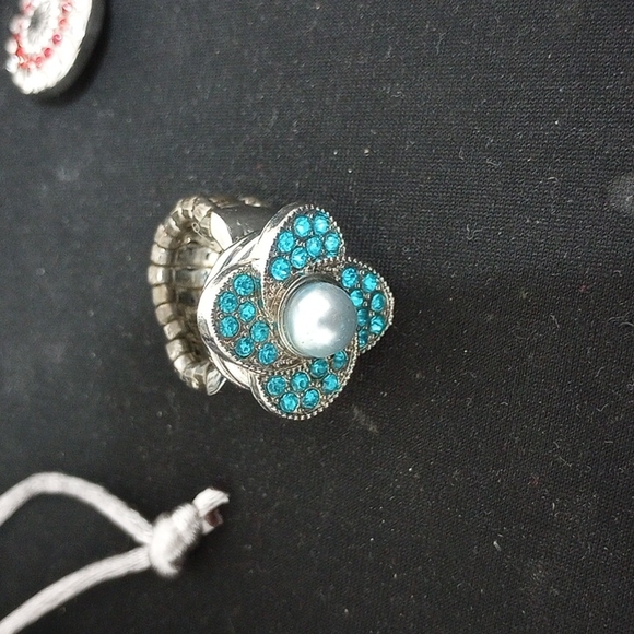 Stretchable Ring - Picture 7 of 8